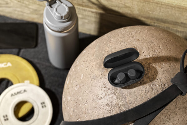 Jabra Elite 7 Active Black Contextual On Ball Medium