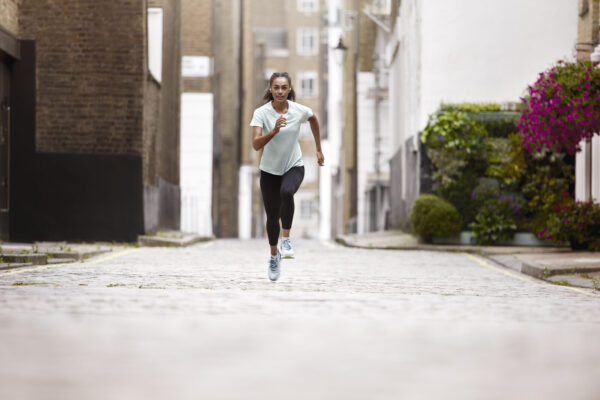 Jabra Elite 7 Active Mint Lifestyle Female Street Run Wide Angle Medium