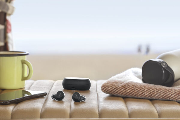 Jabra Elite 7 Pro Black Contextual Beach Medium